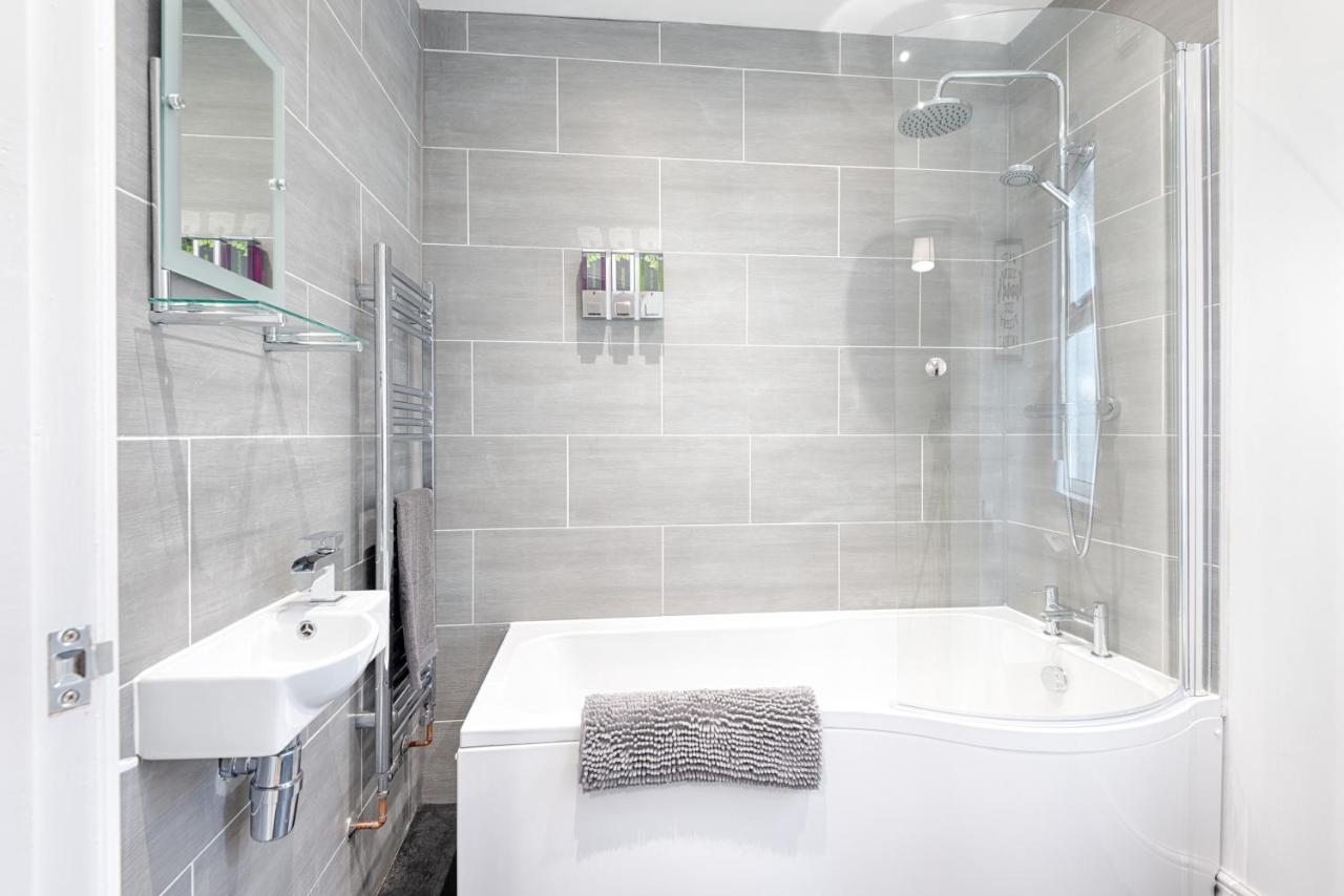 Large Green Garden, 4 Bedrooms, Sleeps 8 Swansea Extérieur photo