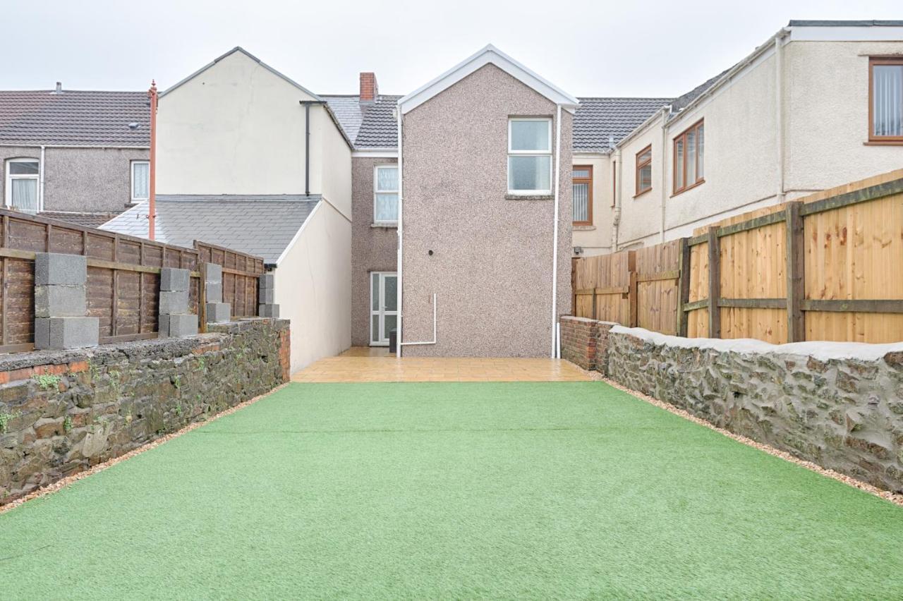 Large Green Garden, 4 Bedrooms, Sleeps 8 Swansea Extérieur photo
