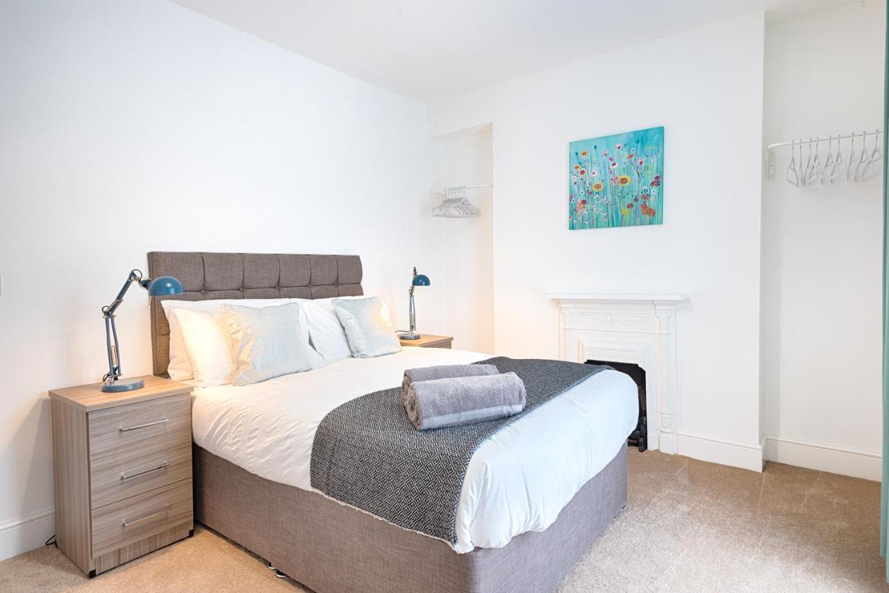 Large Green Garden, 4 Bedrooms, Sleeps 8 Swansea Extérieur photo