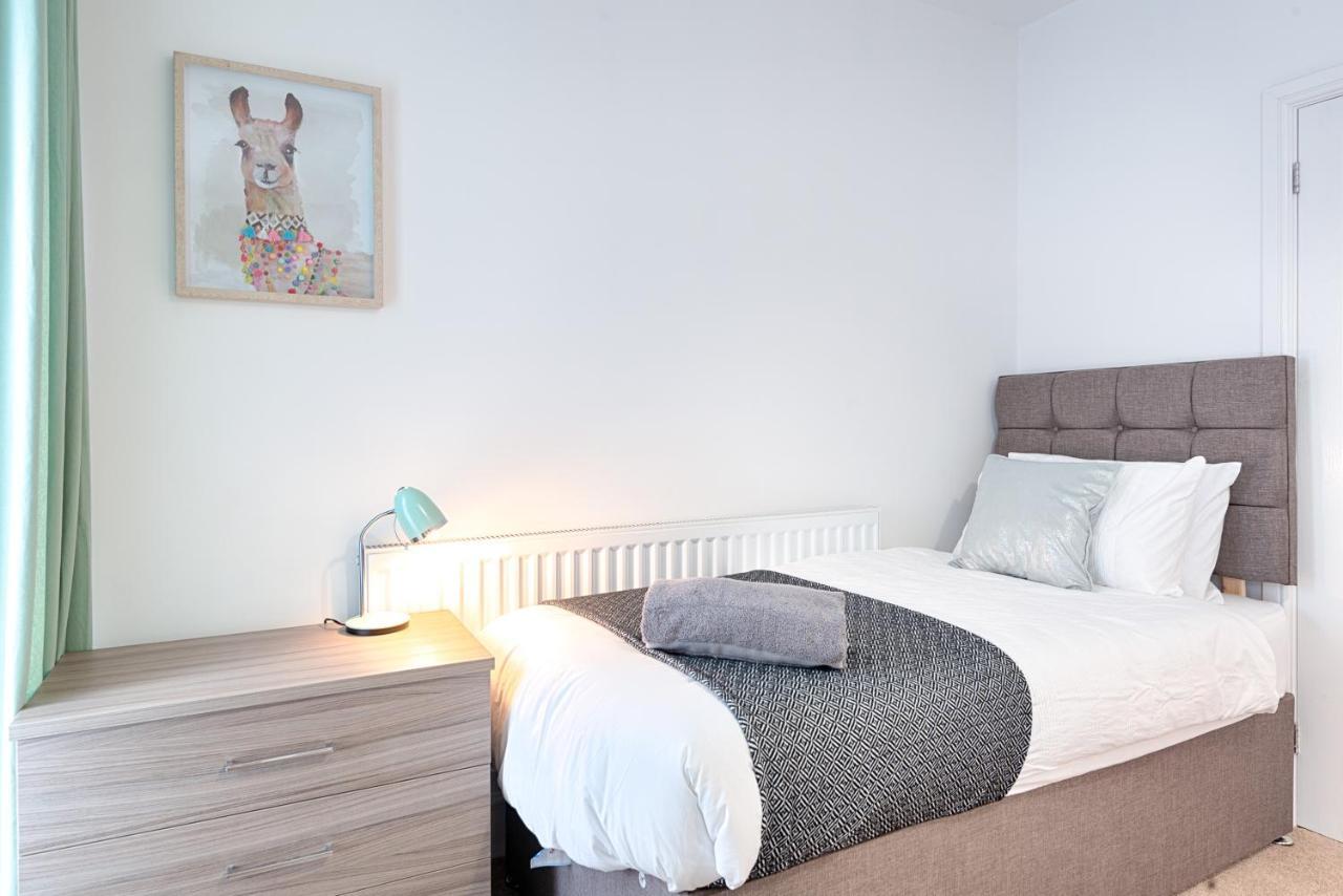 Large Green Garden, 4 Bedrooms, Sleeps 8 Swansea Extérieur photo