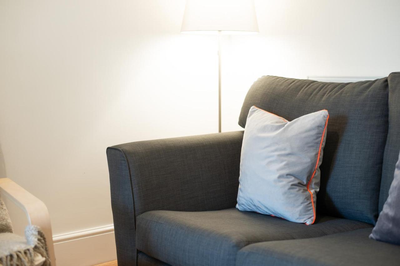 Large Green Garden, 4 Bedrooms, Sleeps 8 Swansea Extérieur photo