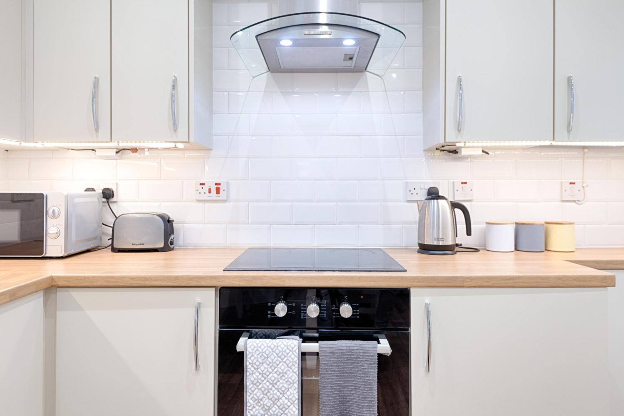 Large Green Garden, 4 Bedrooms, Sleeps 8 Swansea Extérieur photo